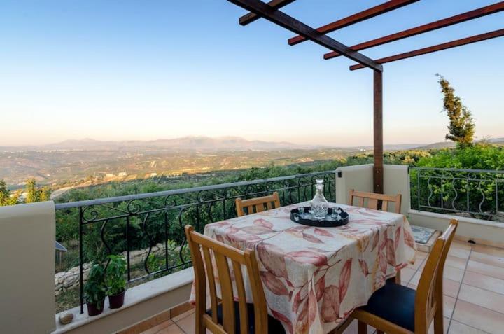 Aletraki -Off-Grid Retreat Above Heraklion, Peaceful Views アルハネス エクステリア 写真